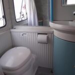 Wnętrze łazienki kampera Fiat Ducato II Burstner