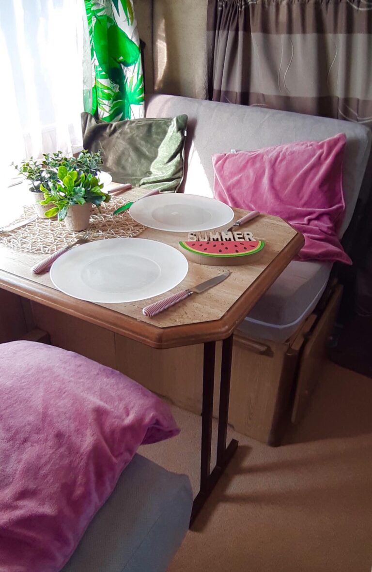 Wnętrze kampera Peugeot J5 Pilote