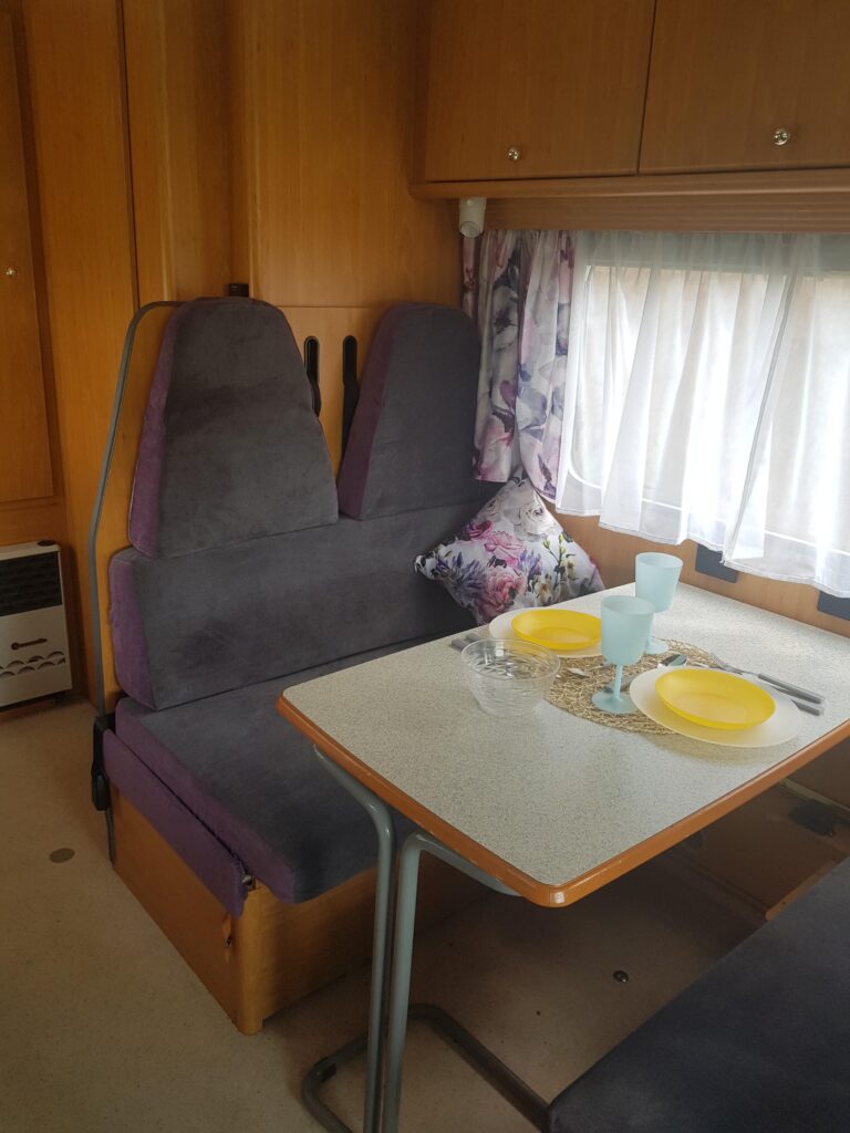 Zdjęcie wnętrza kampera Fiat Ducato II Dethleffs "Ślimak"