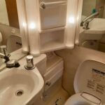 Zdjęcie wnętrza łazienki kampera Fiat Ducato II Dethleffs "Ślimak"