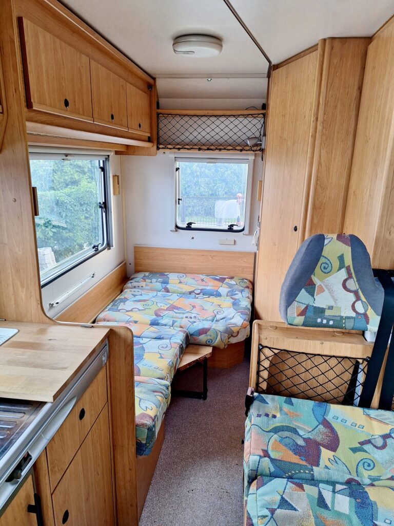 Wnętrze kampera na wynajem Fiat Ducato II "Knaus"