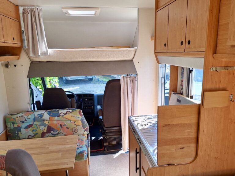 Wnętrze kampera na wynajem Fiat Ducato II "Knaus"